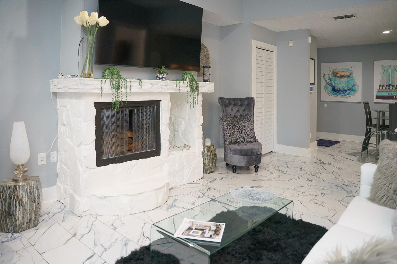 TIFFANY RM CONDO - Residential