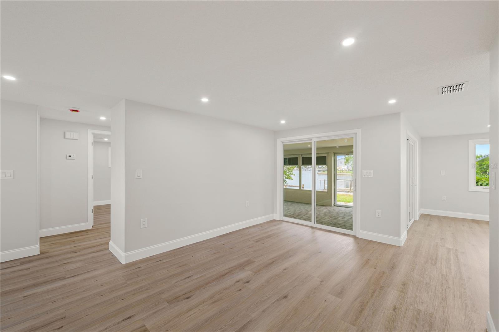 HUDSON BEACH ESTATES - Residential