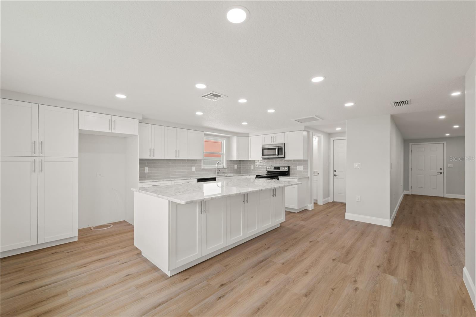 HUDSON BEACH ESTATES - Residential
