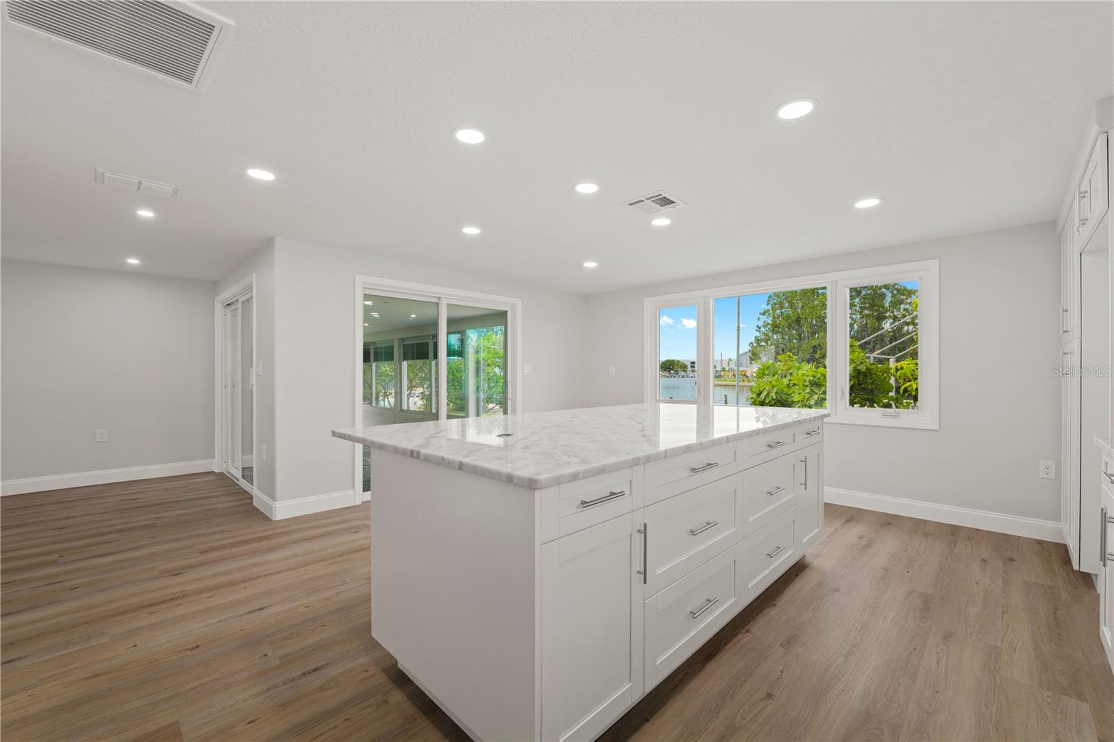 HUDSON BEACH ESTATES - Residential