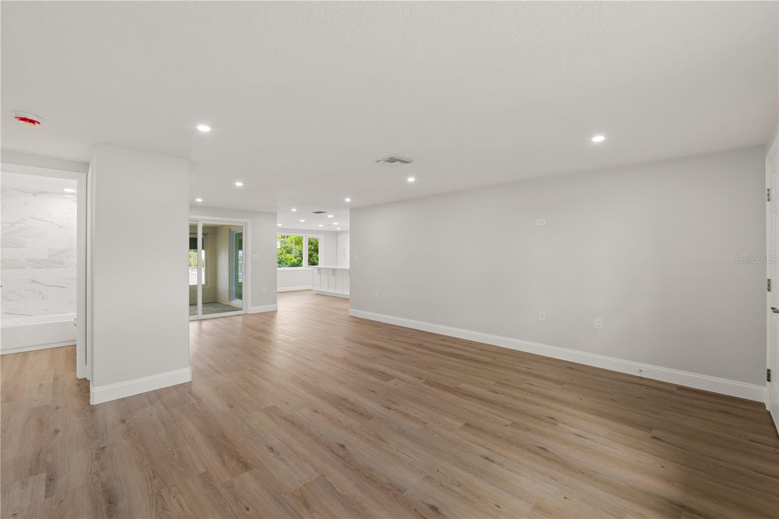 6617 HARBOR DRIVE