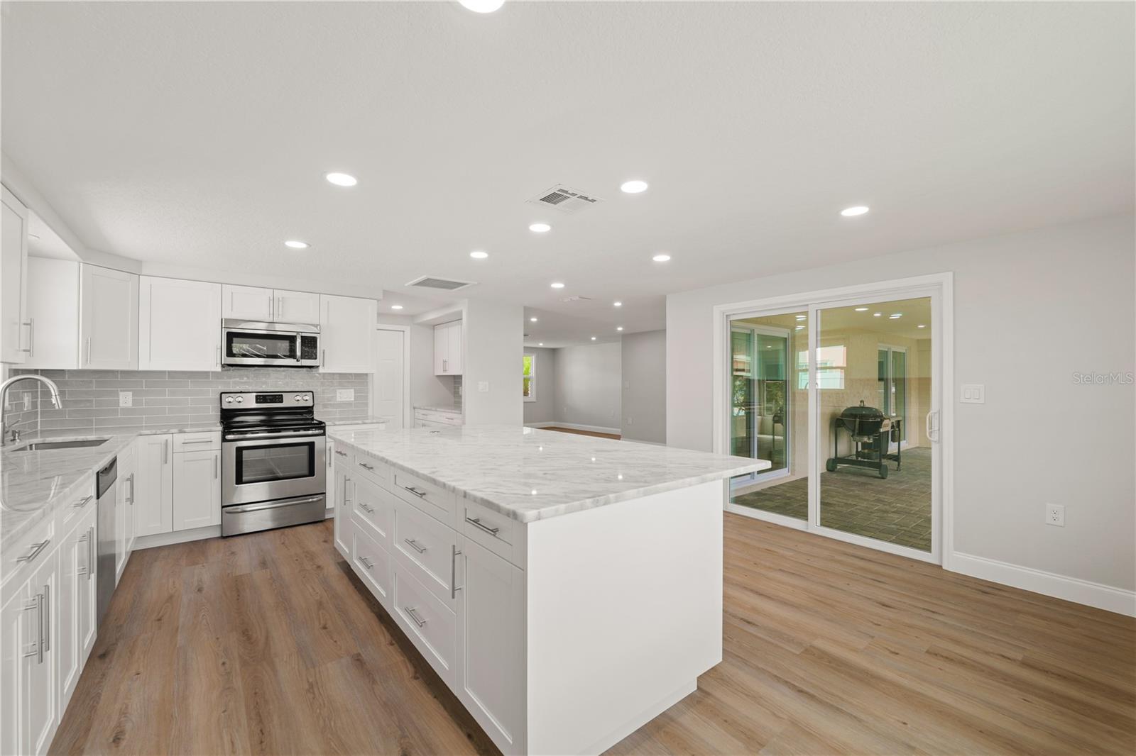 HUDSON BEACH ESTATES - Residential