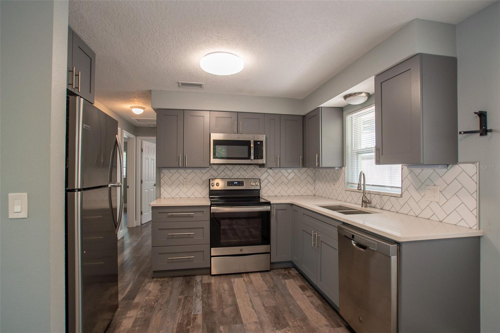 OAKLAND SUB - Residential Lease