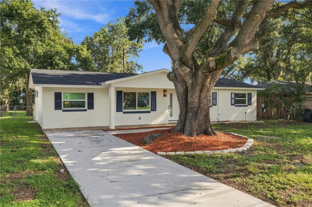 Photo of 106 Bishop Street, Auburndale, FL 33823 (MLS # TB8548956)