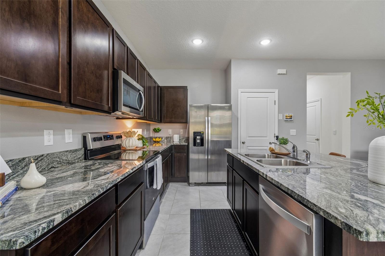 AVALON PARK WEST - Residential