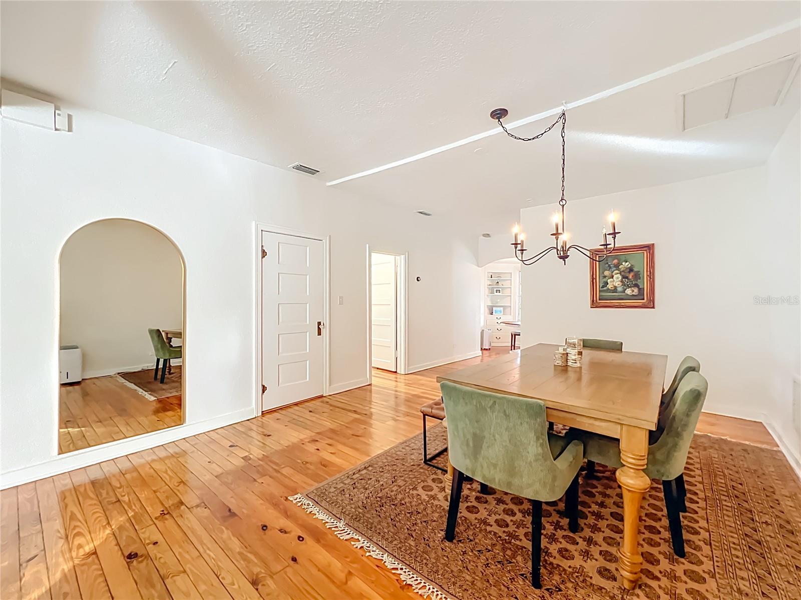 LAKE ADAIR GROVES - Residential