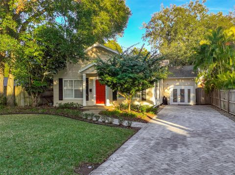 Photo of 1209 Clouser Avenue, Orlando, FL 32804 (MLS # O6395071)