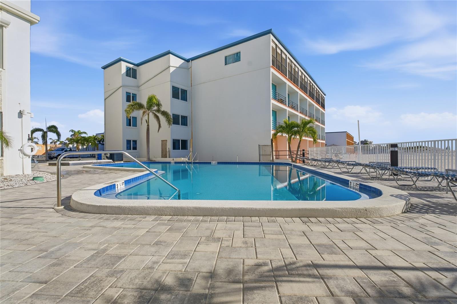 BEAU MONDE CONDO - Residential