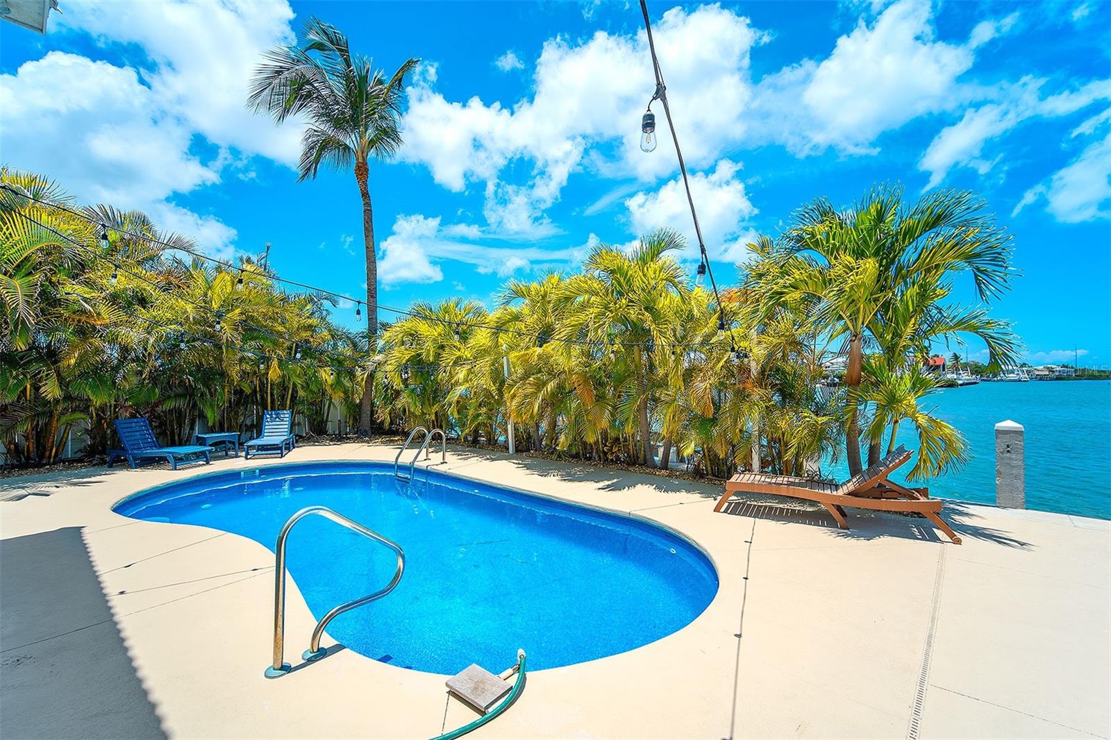 KEY COLONY BEACH 1ST ADD - Residential