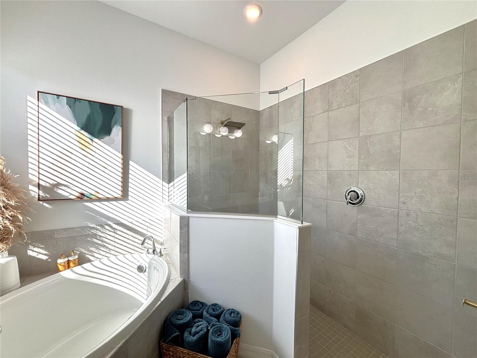 WELLEN PARK GOLF & COUNTRY CLUB - Residential Lease