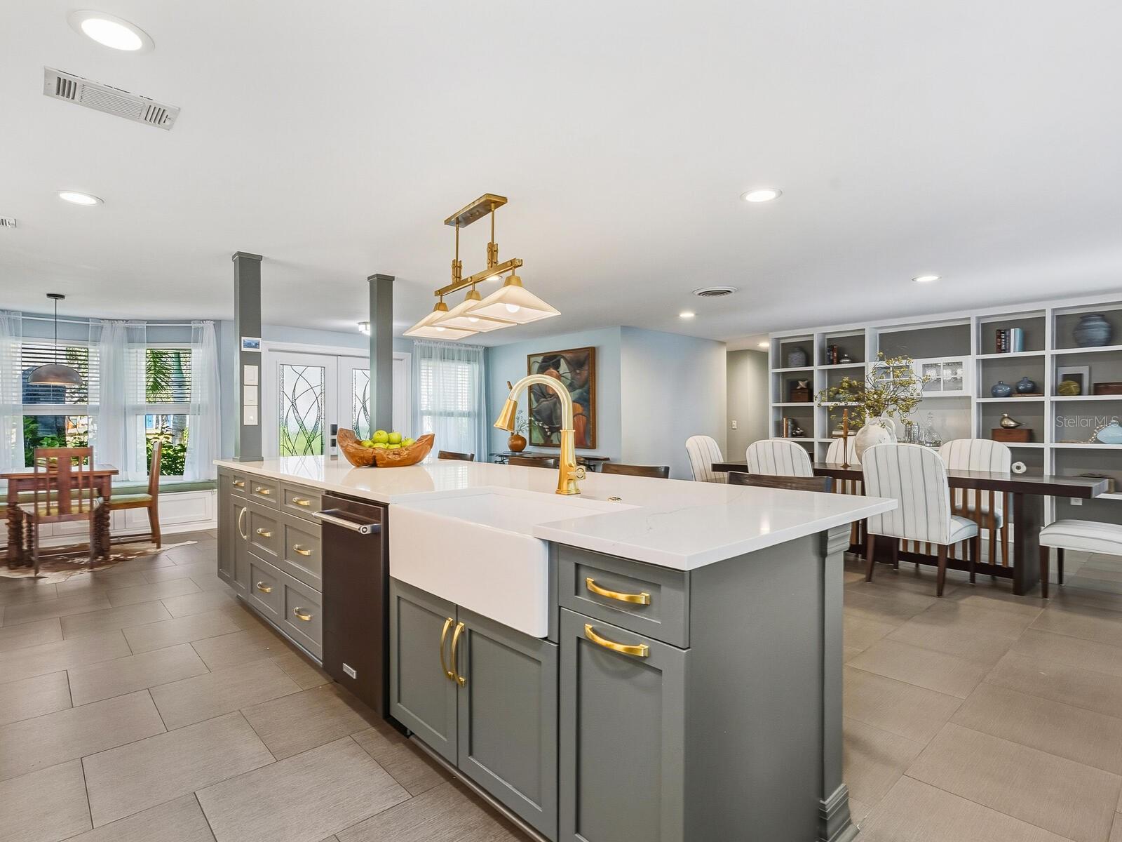 SIESTA ISLES - Residential