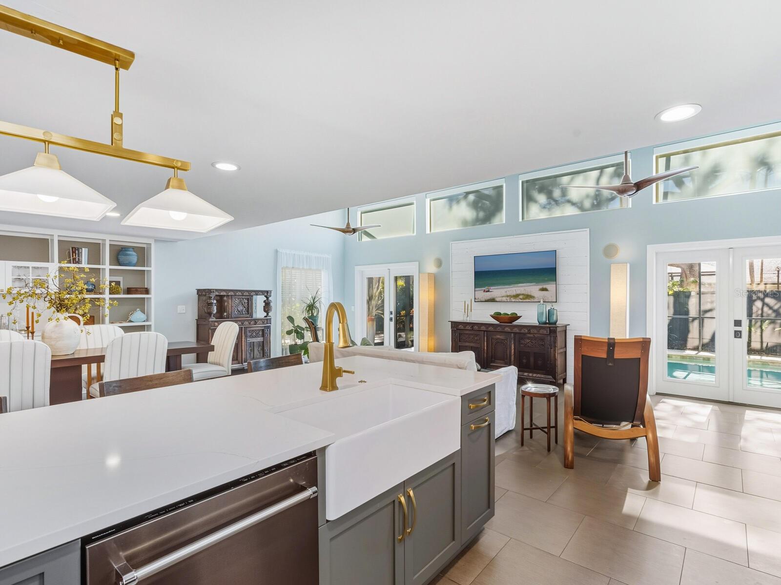 SIESTA ISLES - Residential