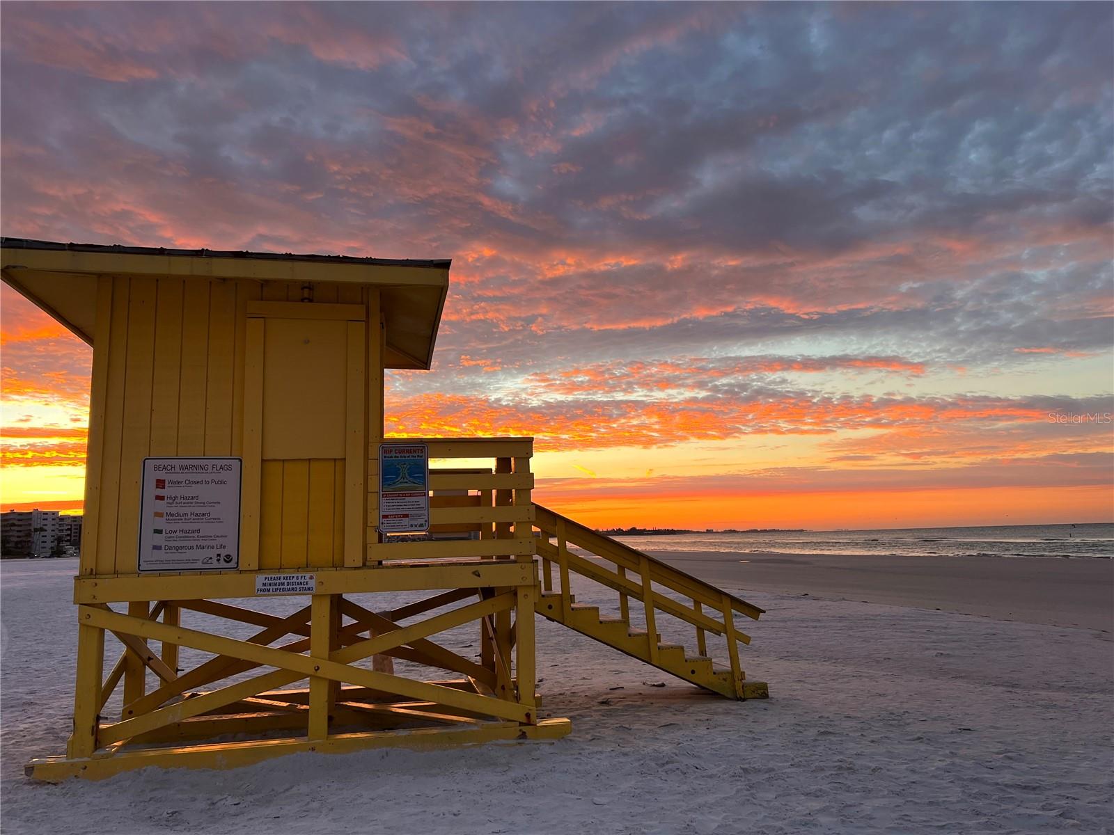 SIESTA ISLES - Residential