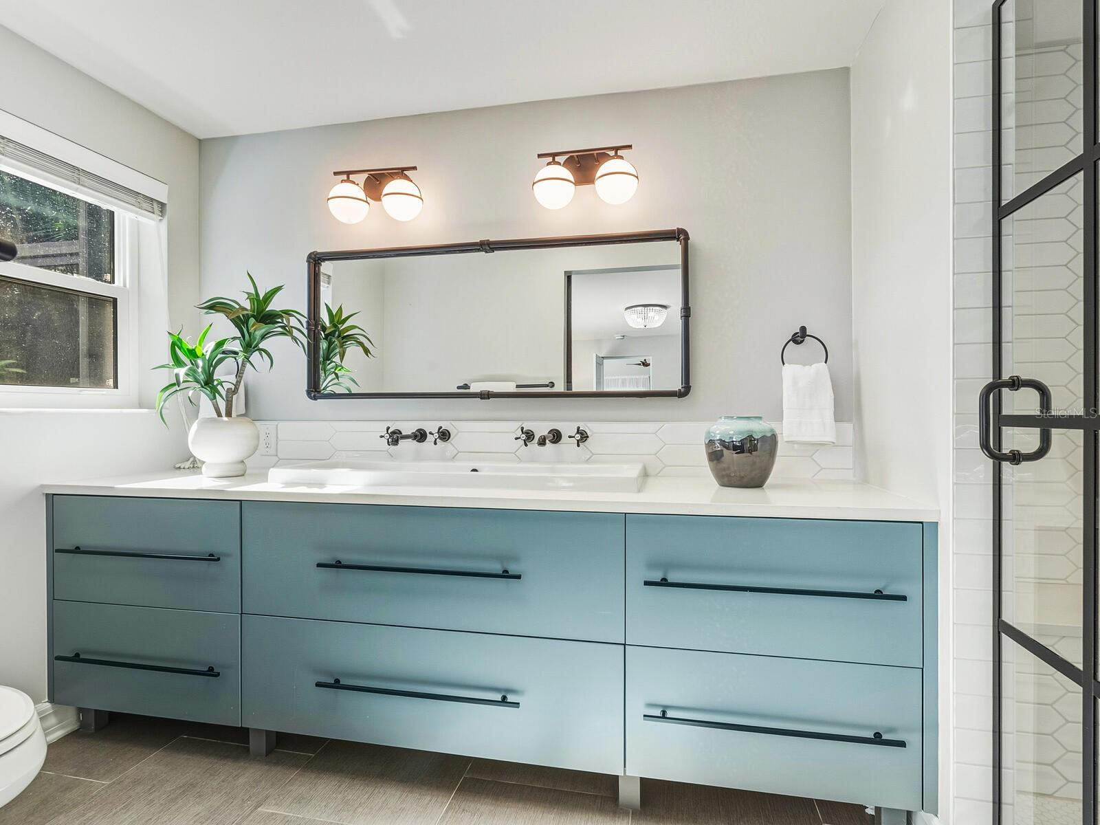 SIESTA ISLES - Residential