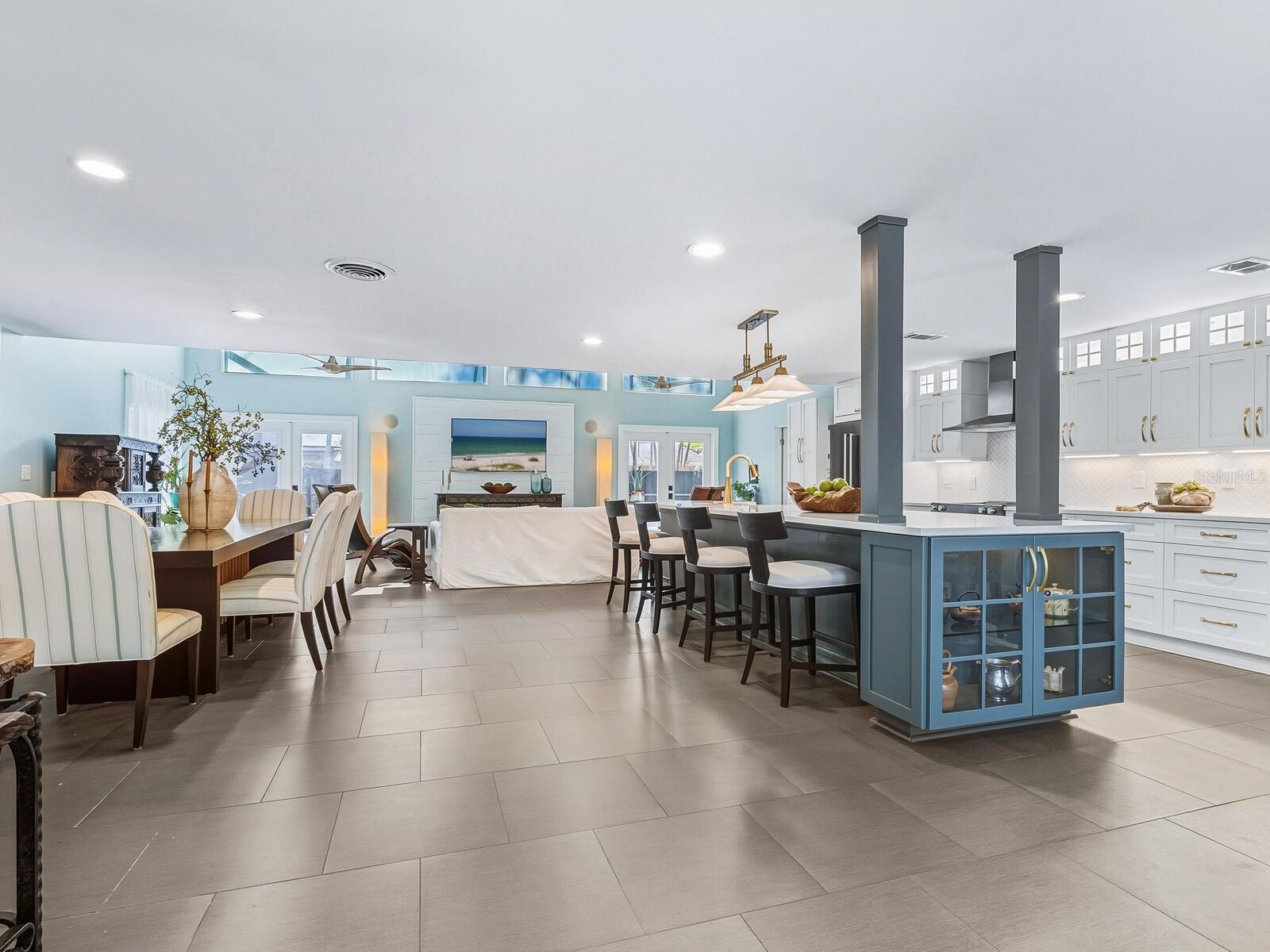 SIESTA ISLES - Residential