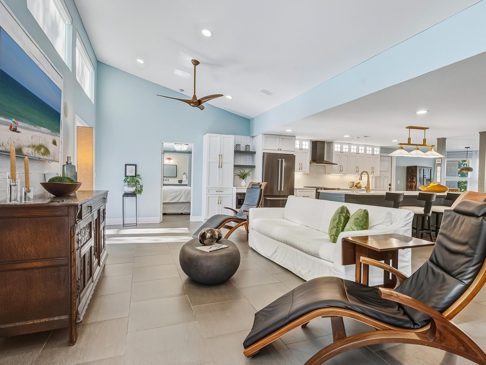 SIESTA ISLES - Residential