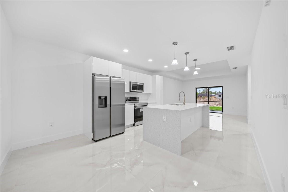 4737-4739 25TH STREET SW