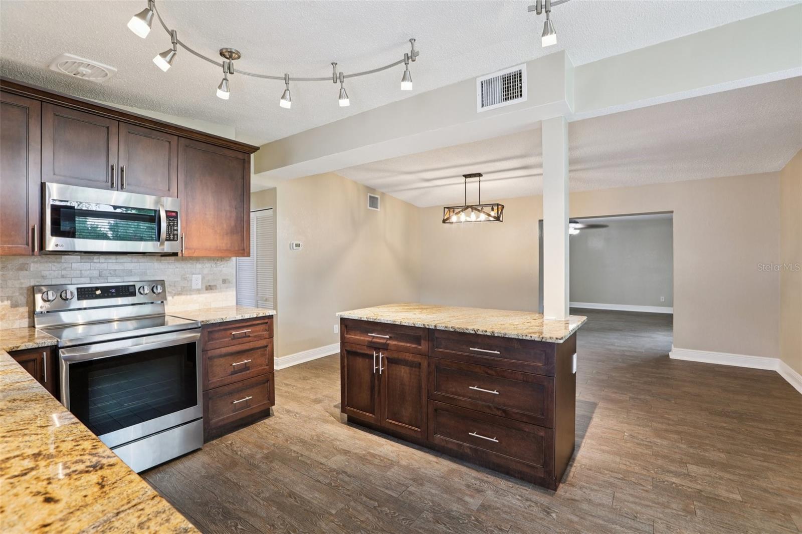 NORTH ST PETERSBURG - Residential