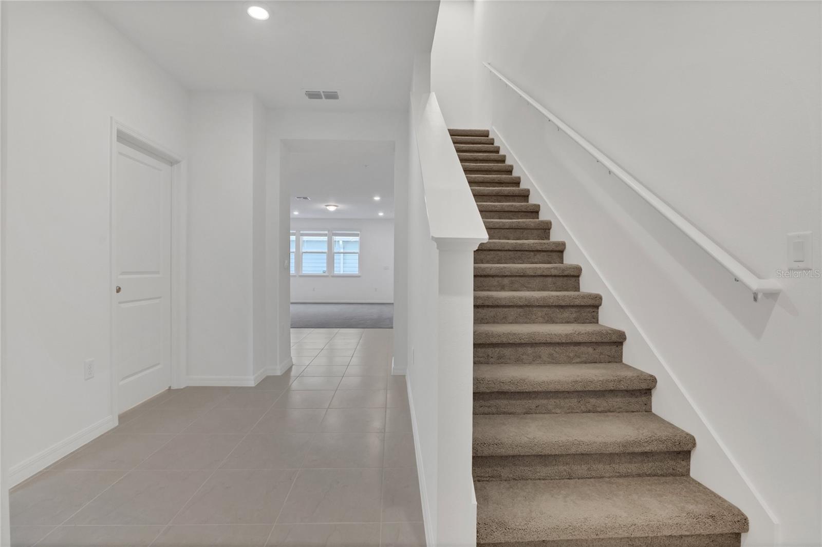 PARKSIDE TRAILS - PHASE 1 - Residential Lease