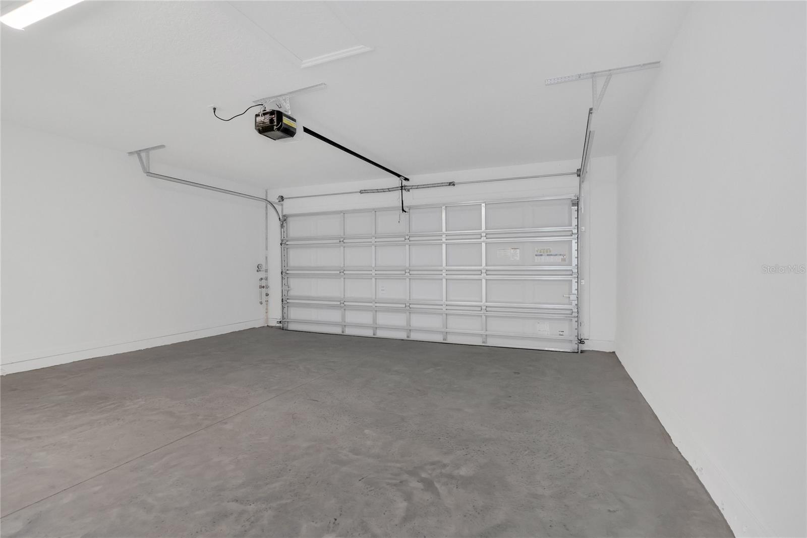 PARKSIDE TRAILS - PHASE 1 - Residential Lease