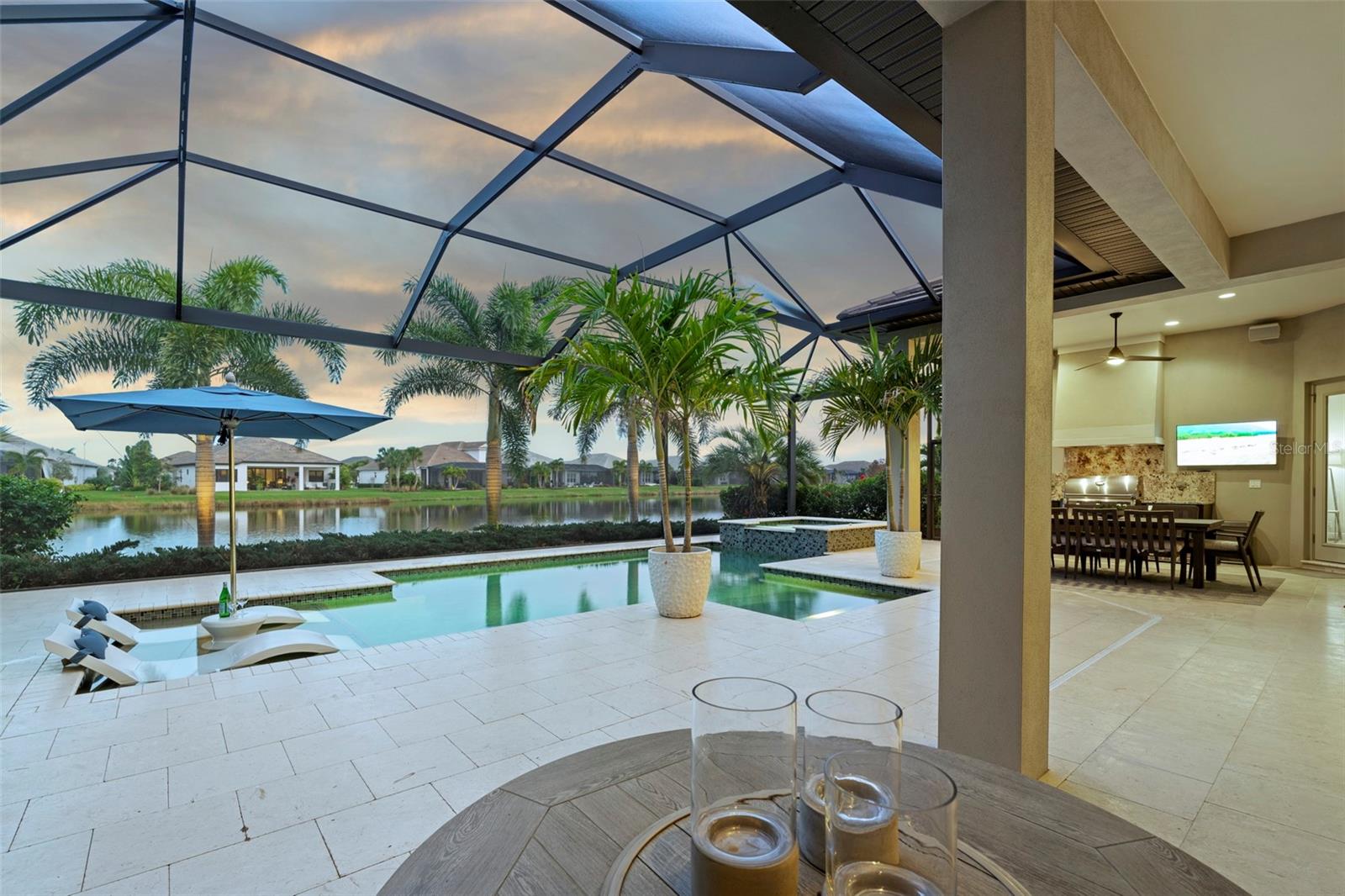 LAKEHOUSE COVE/WATERSIDE - Residential