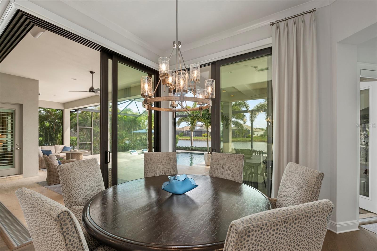 LAKEHOUSE COVE/WATERSIDE - Residential