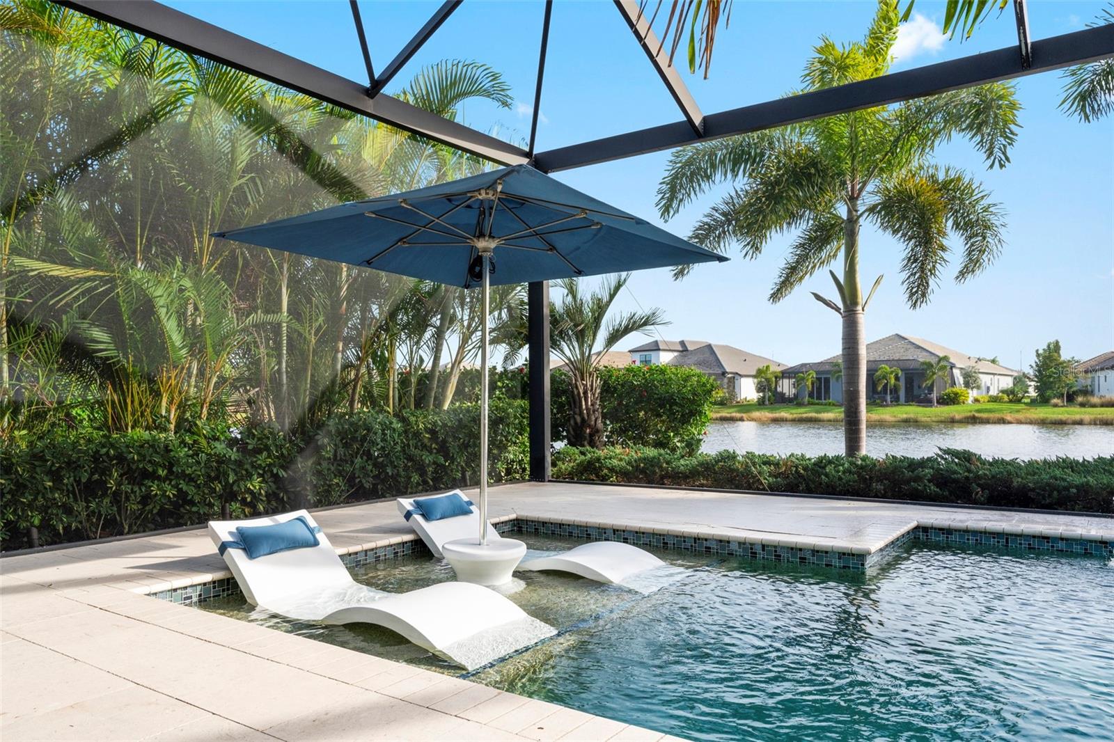 LAKEHOUSE COVE/WATERSIDE - Residential