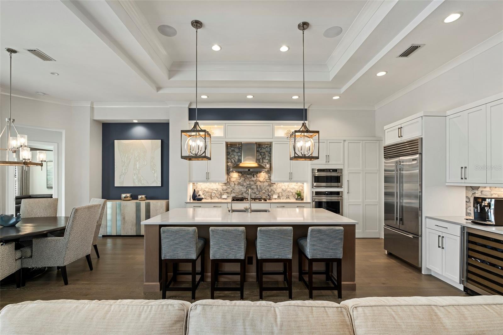 LAKEHOUSE COVE/WATERSIDE - Residential