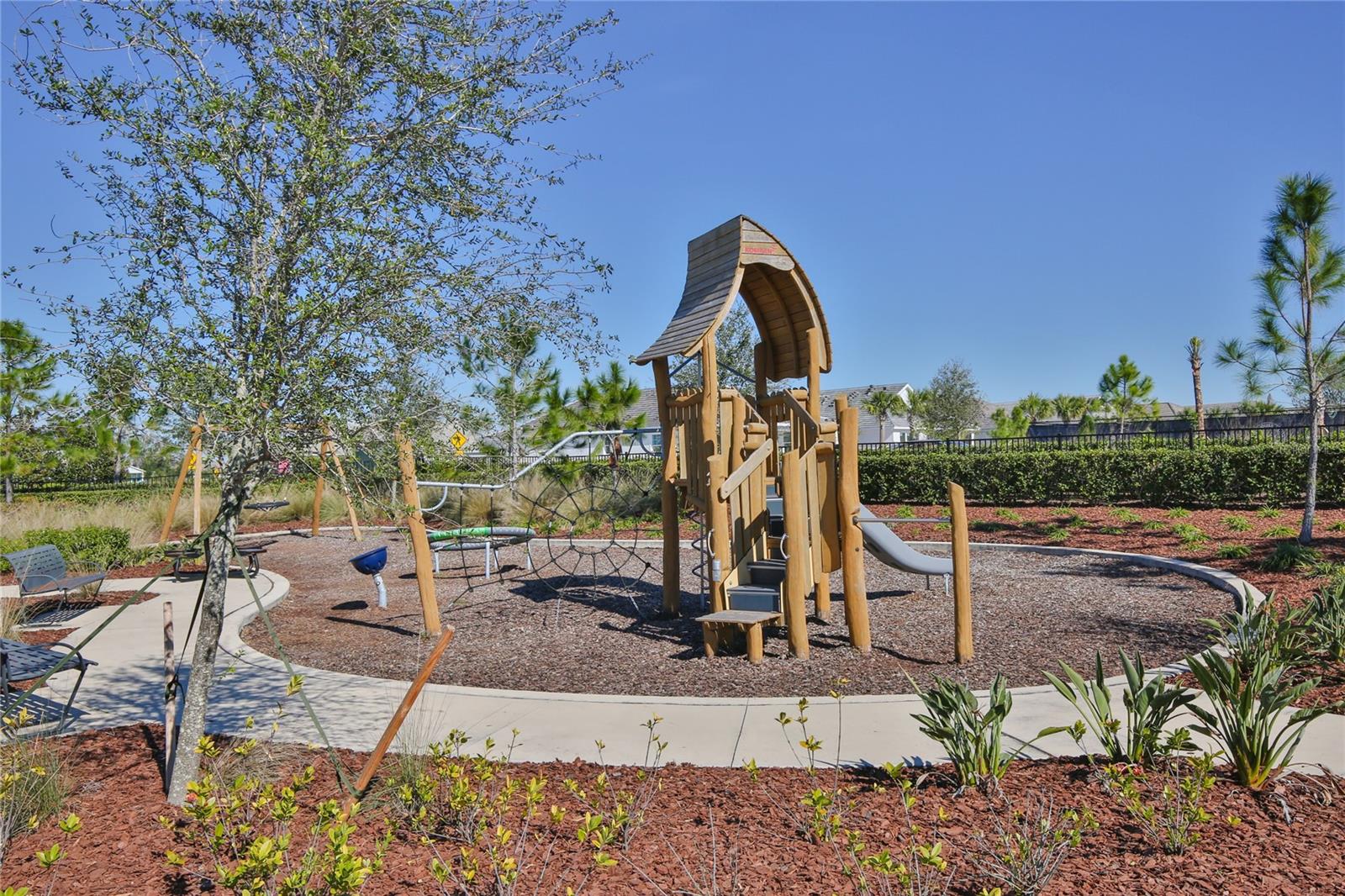 LAKEHOUSE COVE/WATERSIDE - Residential