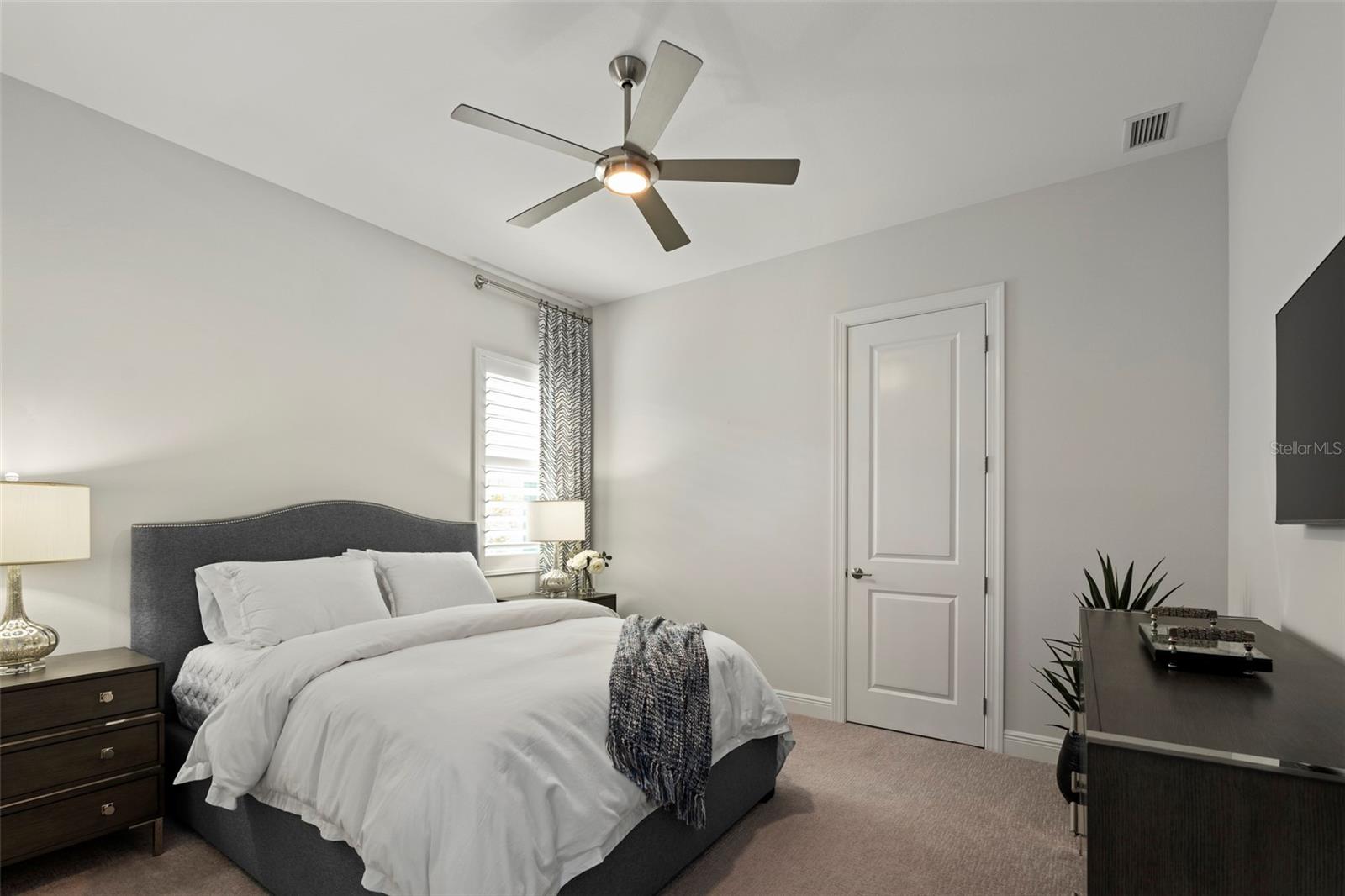 LAKEHOUSE COVE/WATERSIDE - Residential