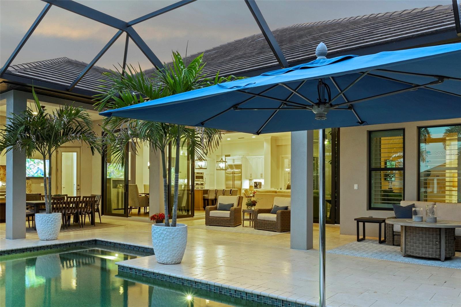 LAKEHOUSE COVE/WATERSIDE - Residential