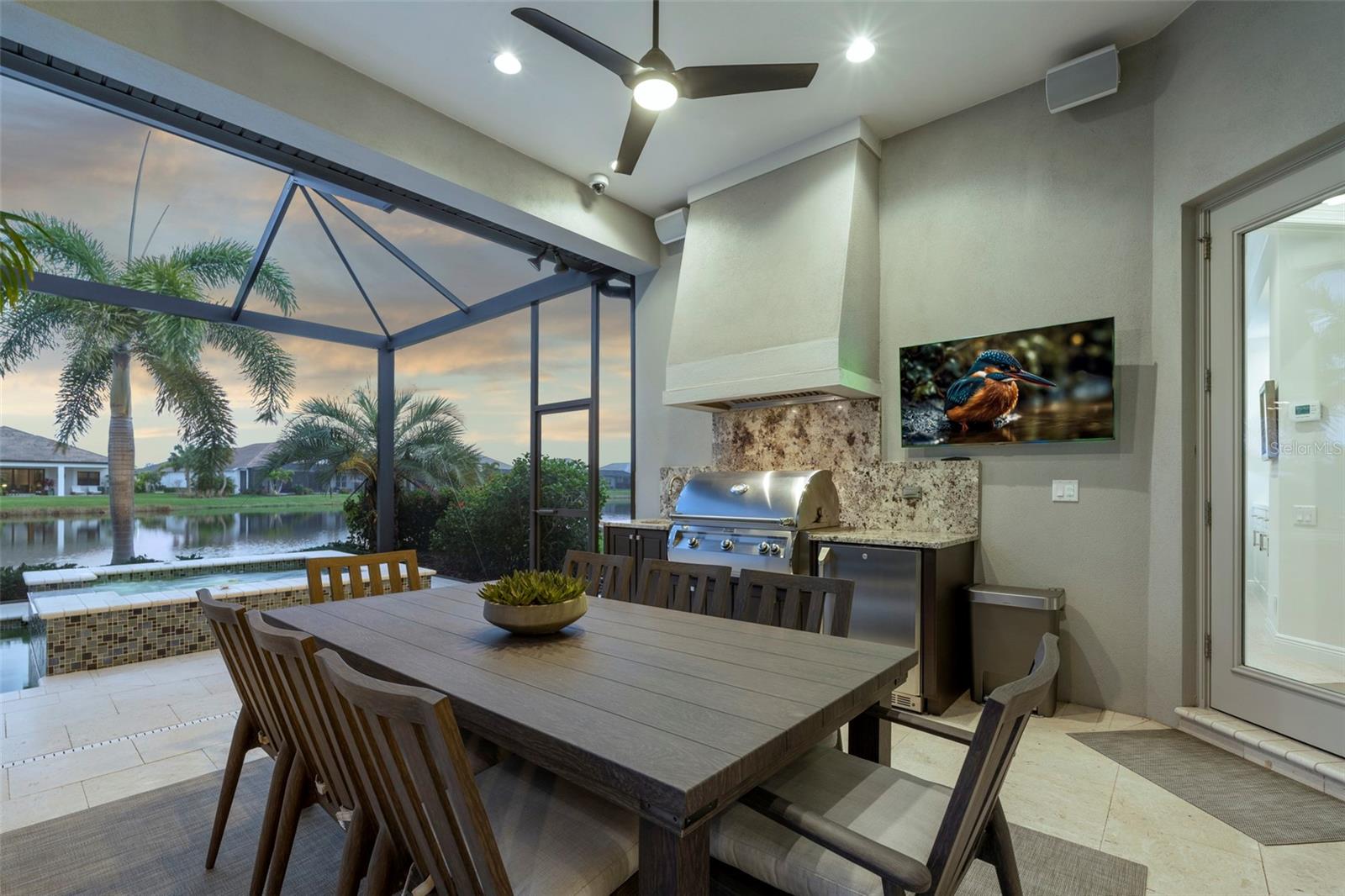 LAKEHOUSE COVE/WATERSIDE - Residential