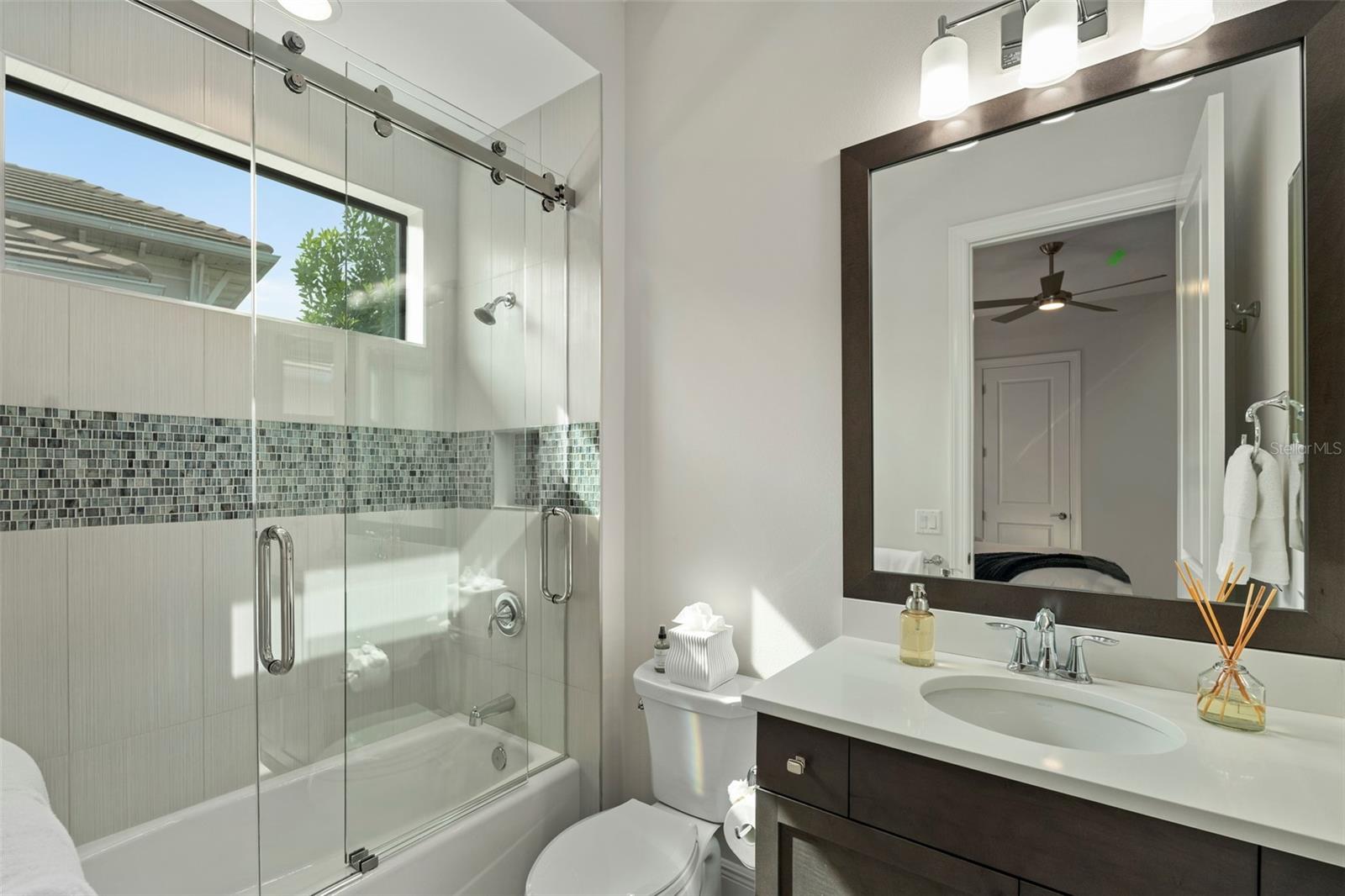 LAKEHOUSE COVE/WATERSIDE - Residential