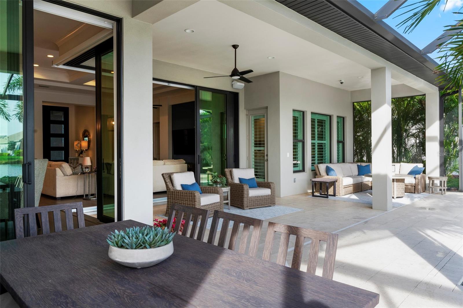 LAKEHOUSE COVE/WATERSIDE - Residential