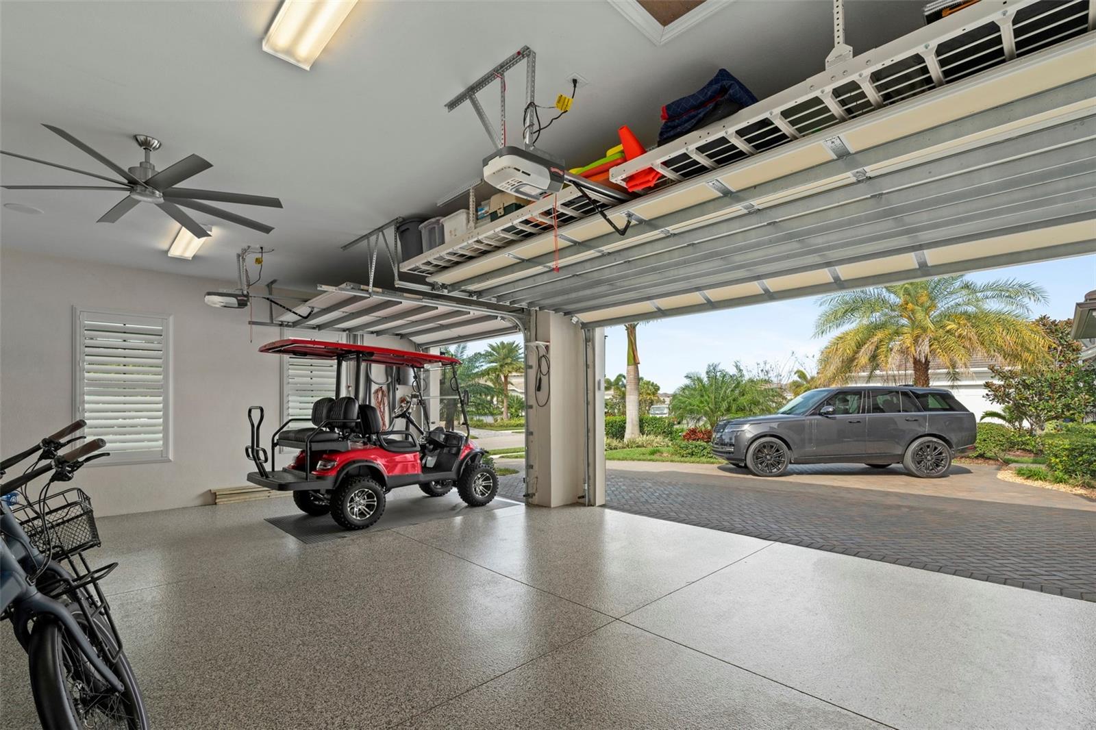 LAKEHOUSE COVE/WATERSIDE - Residential