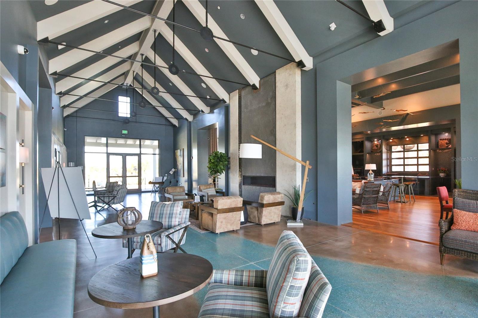 LAKEHOUSE COVE/WATERSIDE - Residential