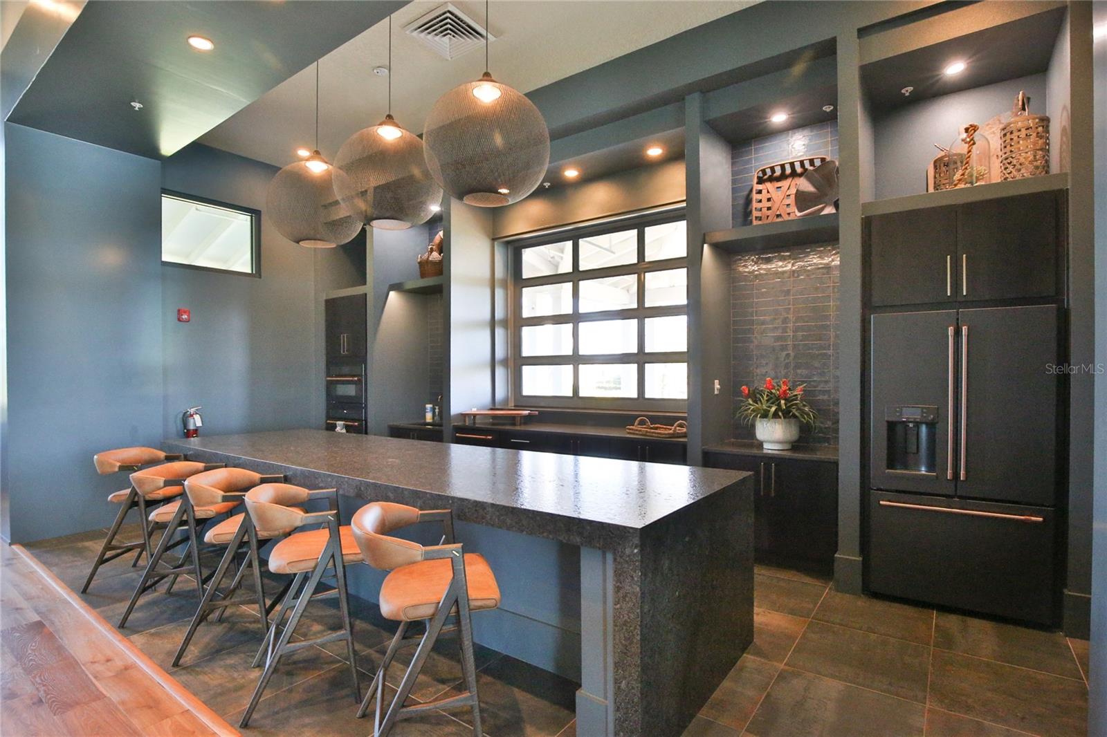 LAKEHOUSE COVE/WATERSIDE - Residential