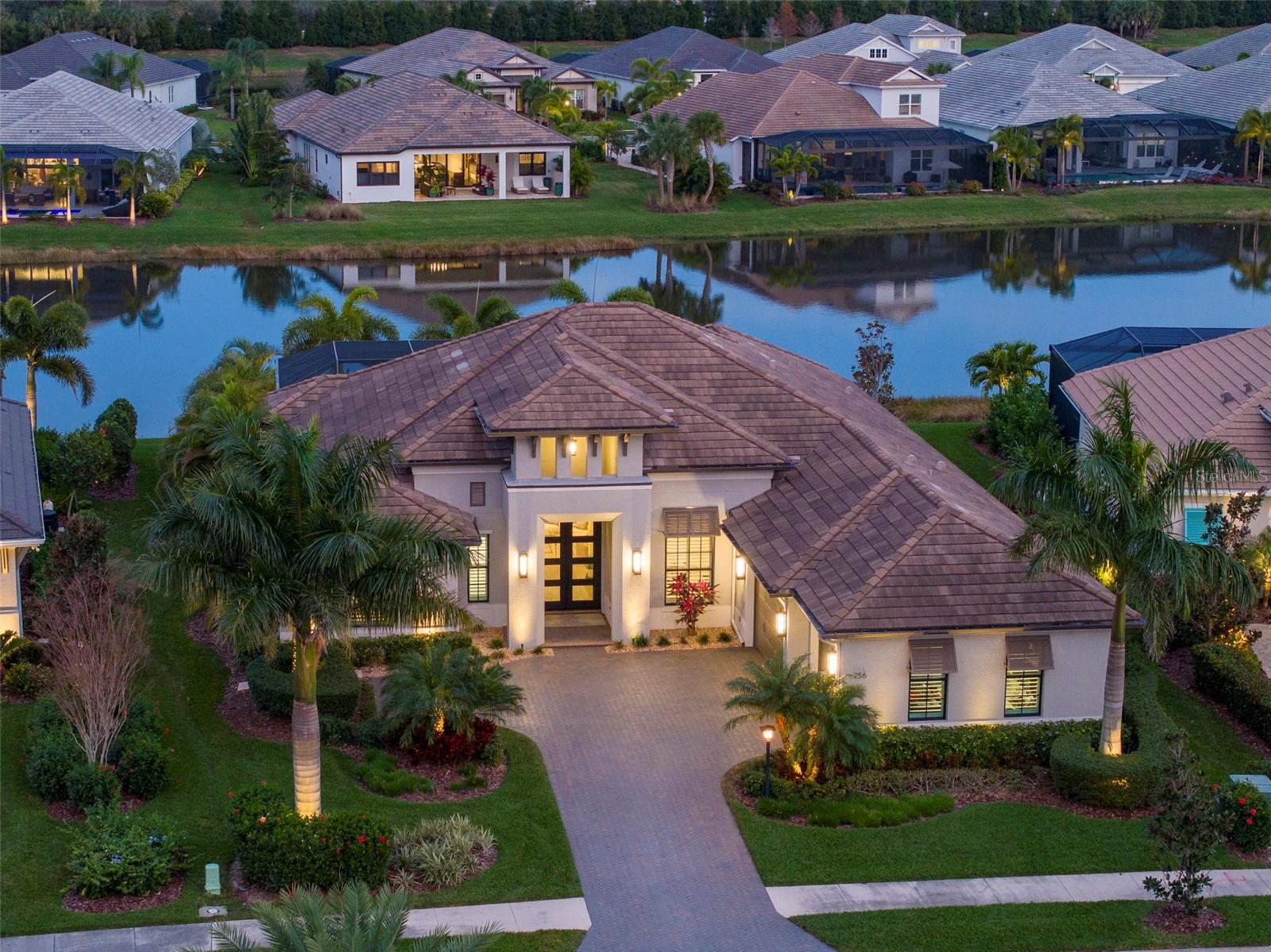 LAKEHOUSE COVE/WATERSIDE - Residential