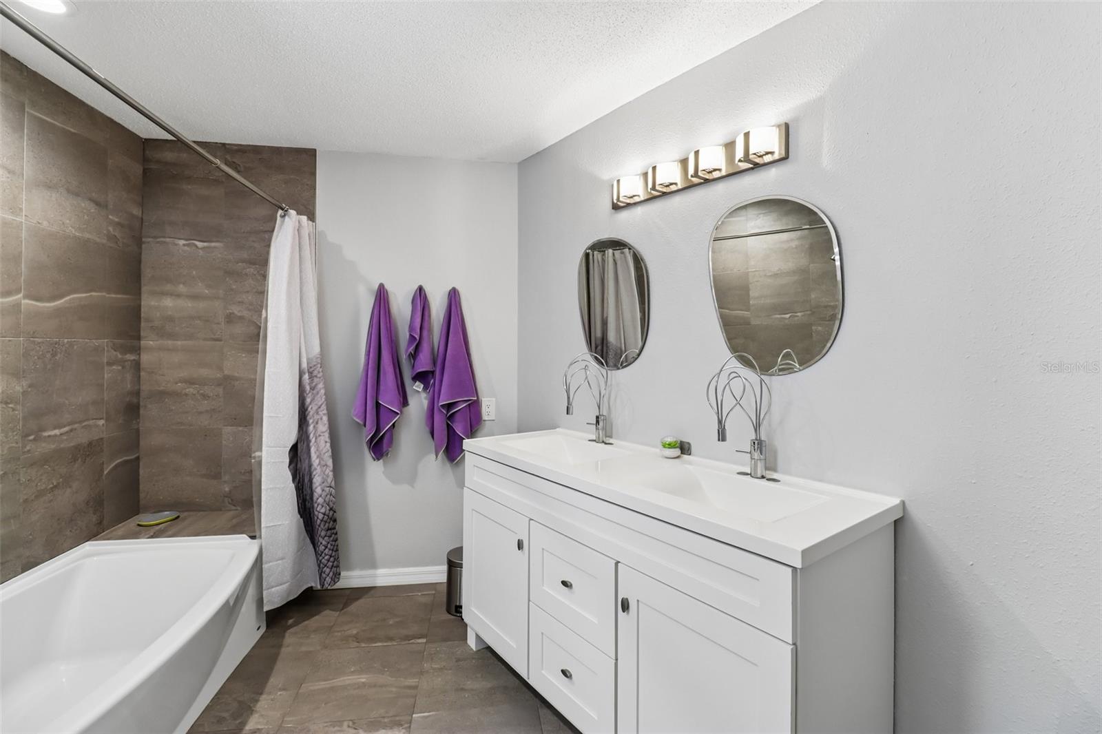 TOMOKA OAKS COUNTRY CLUB ESTATES UNITS 0 - Residential