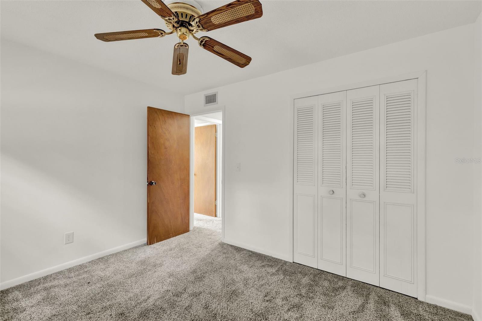 CLERMONT SUNNYSIDE UNIT - Residential Lease