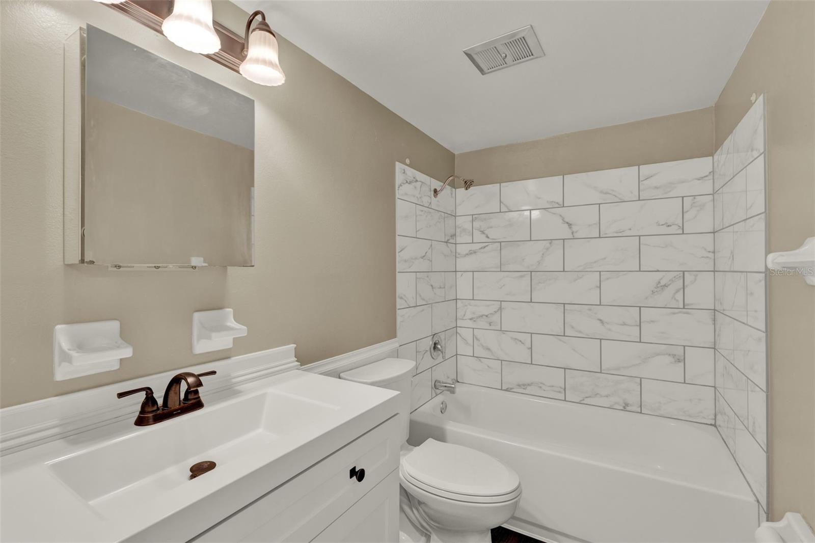 CLERMONT SUNNYSIDE UNIT - Residential Lease