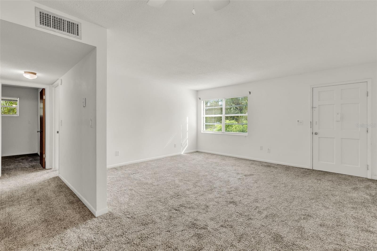 CLERMONT SUNNYSIDE UNIT - Residential Lease