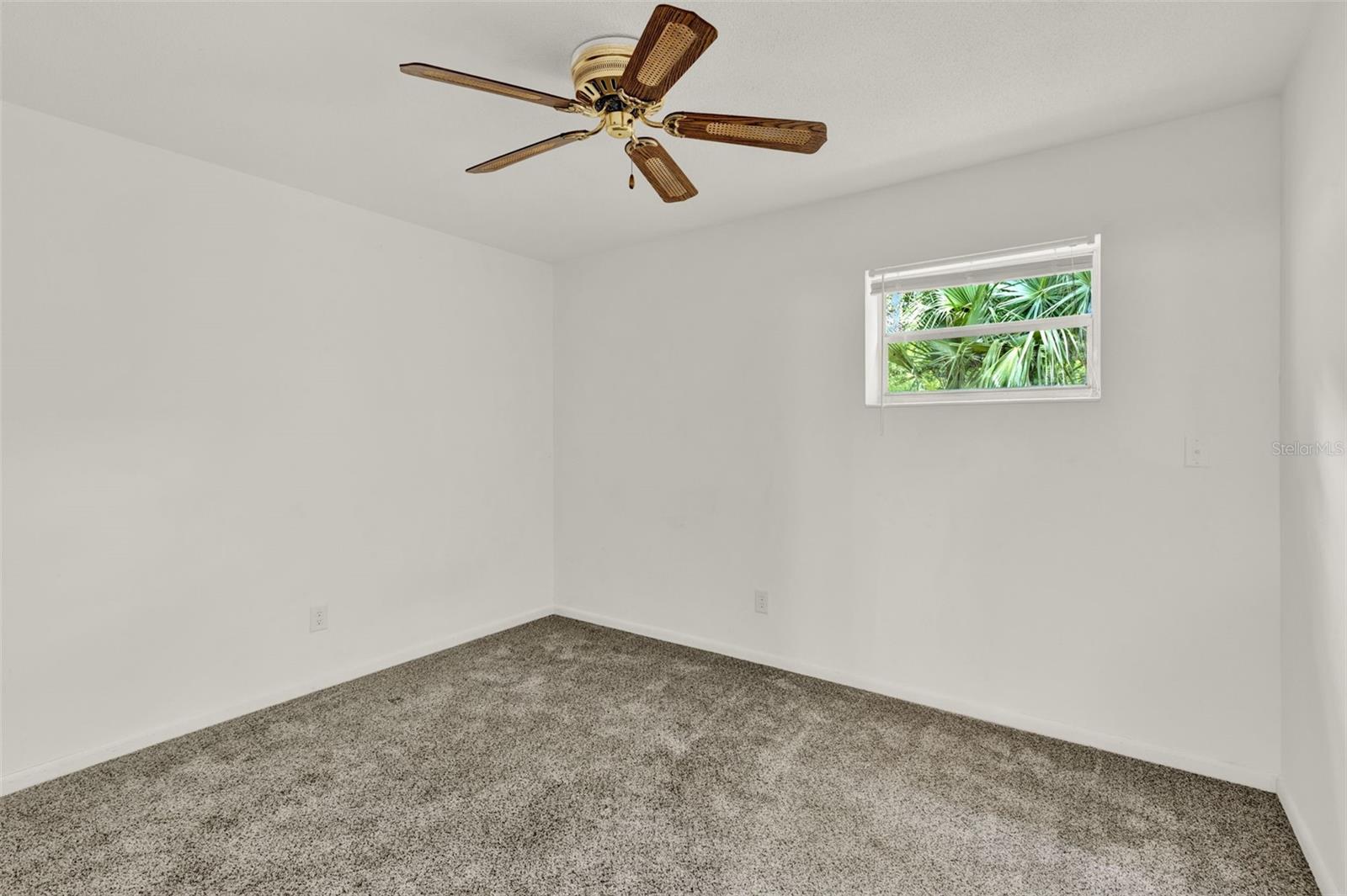 CLERMONT SUNNYSIDE UNIT - Residential Lease