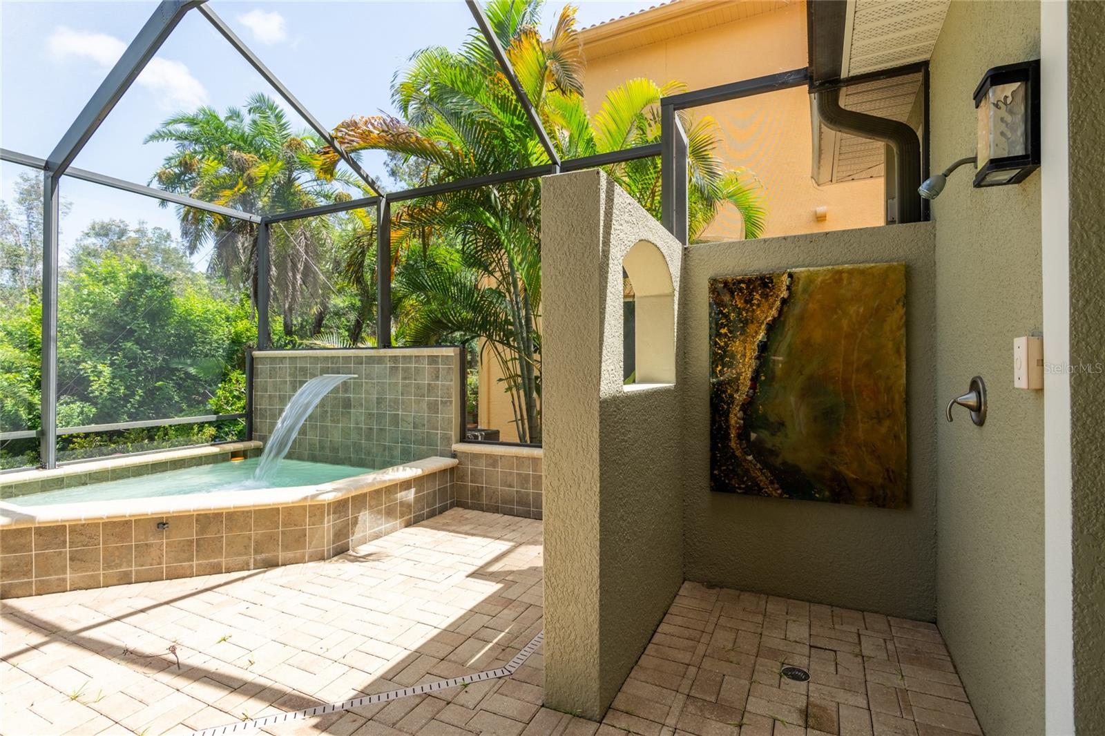 CALIENTE - Residential