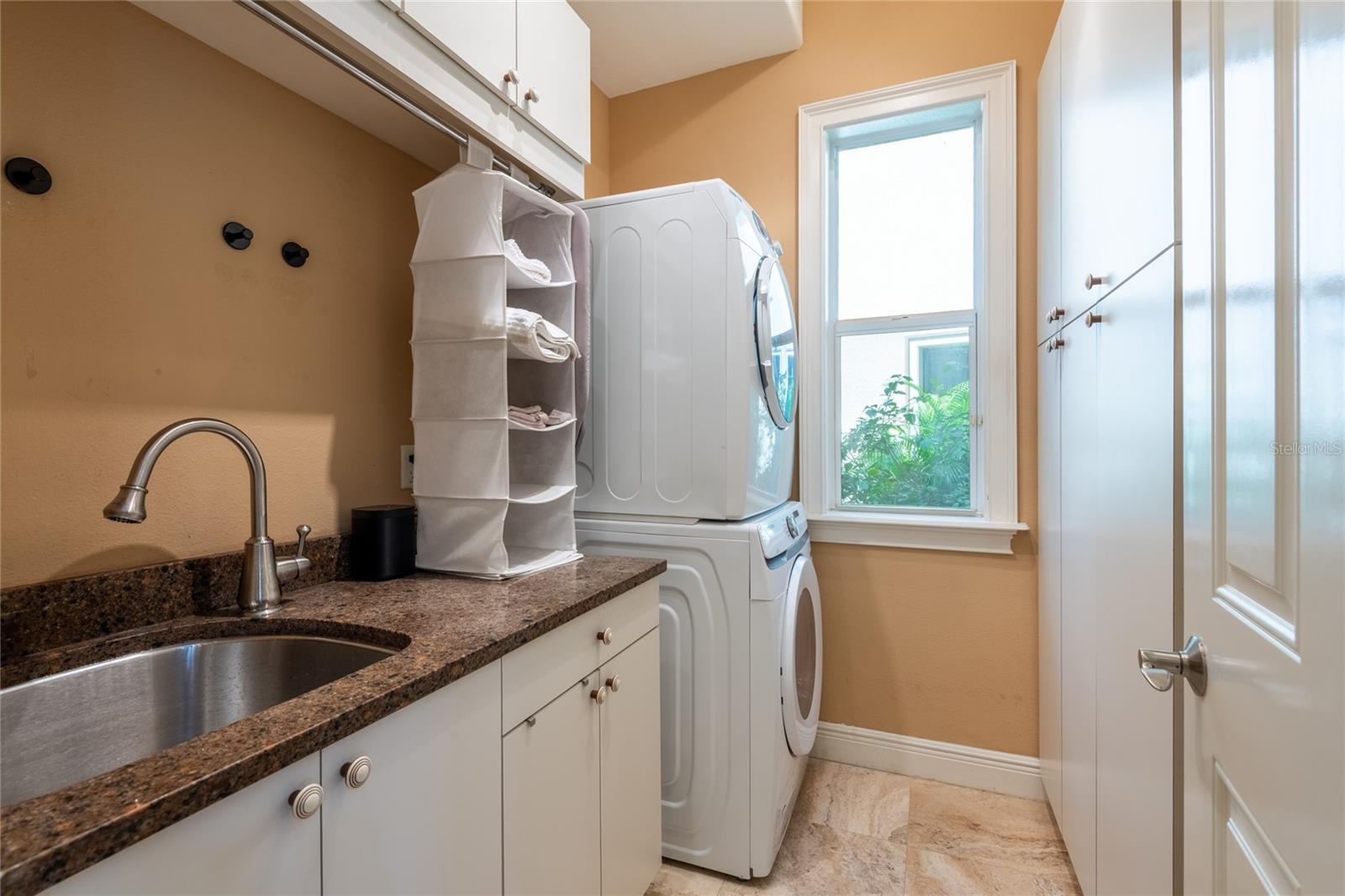 CALIENTE - Residential