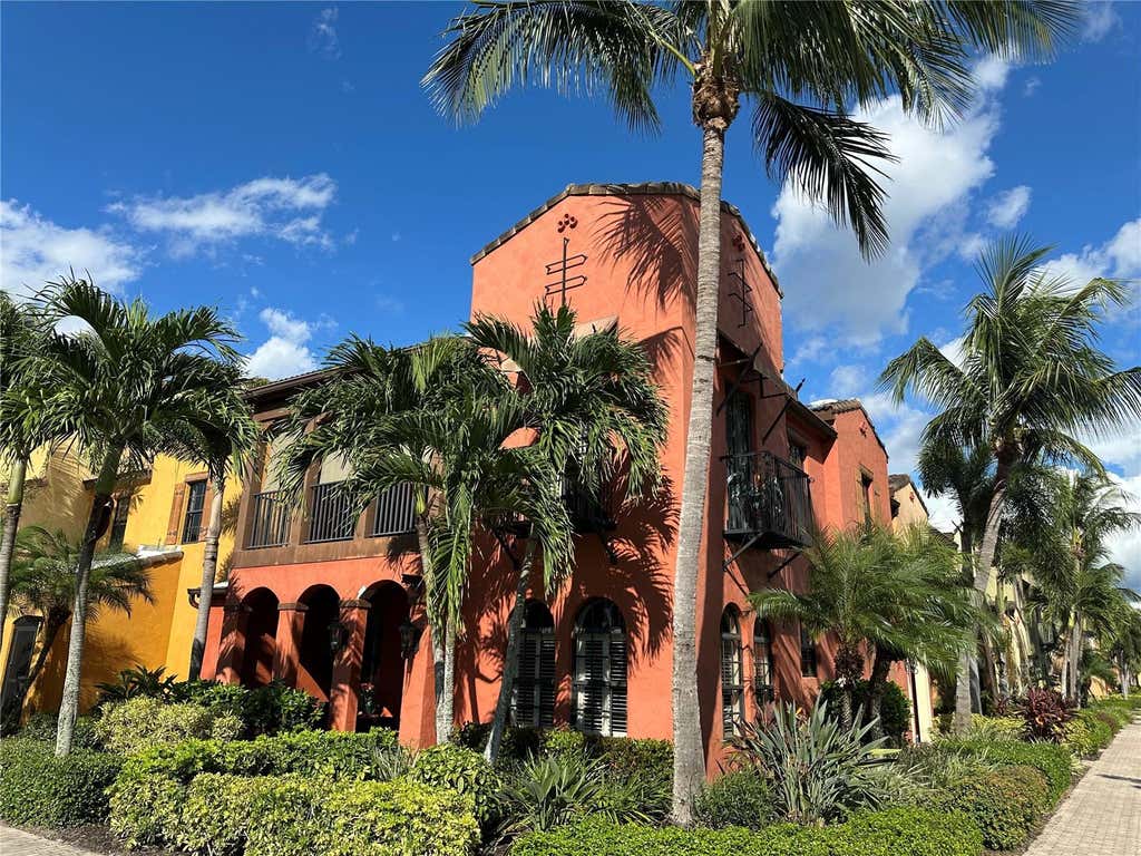 Photo of 11220 Paseo Grande Boulevard #5204, Fort Myers, FL 33912 (MLS # G5116669)