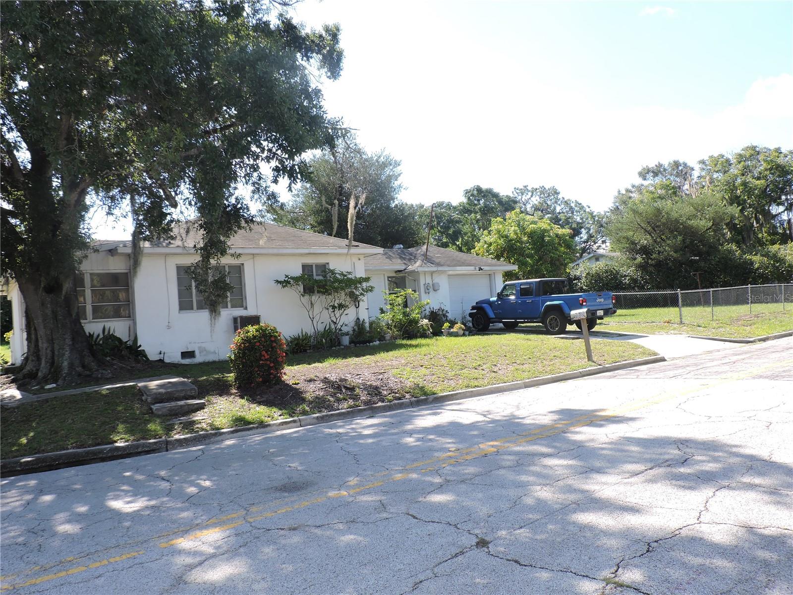 826 STATE ROAD 60 E
