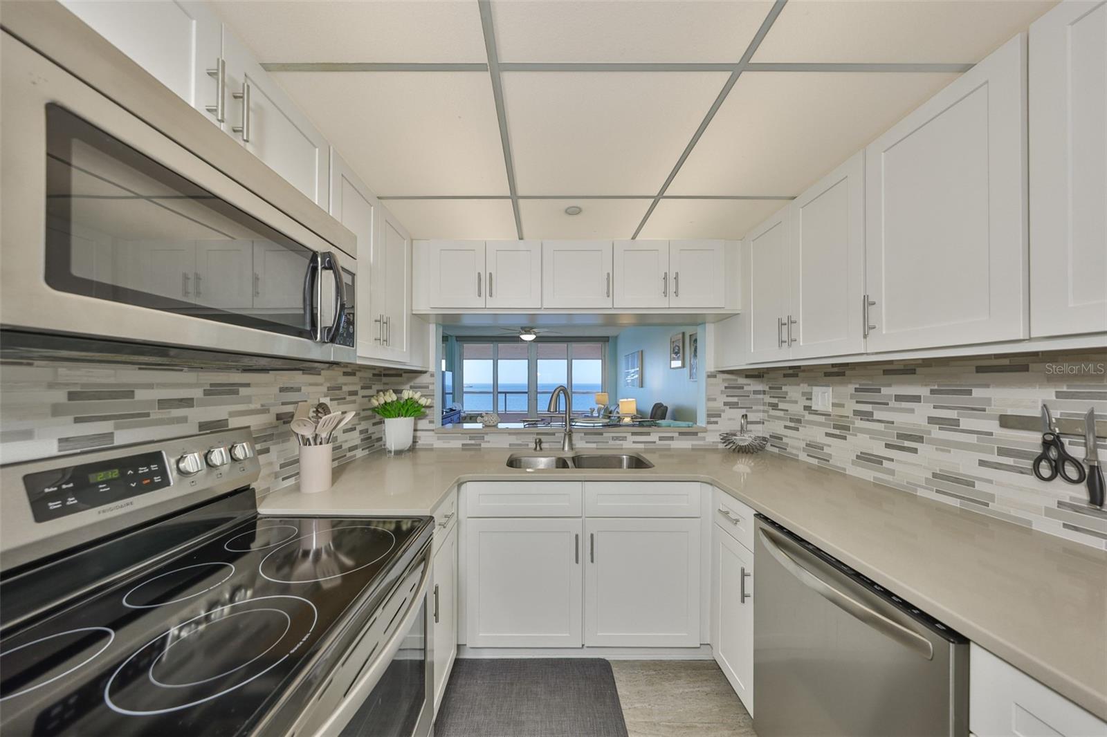 CRESCENT BEACH CLUB ONE CONDO - Residential