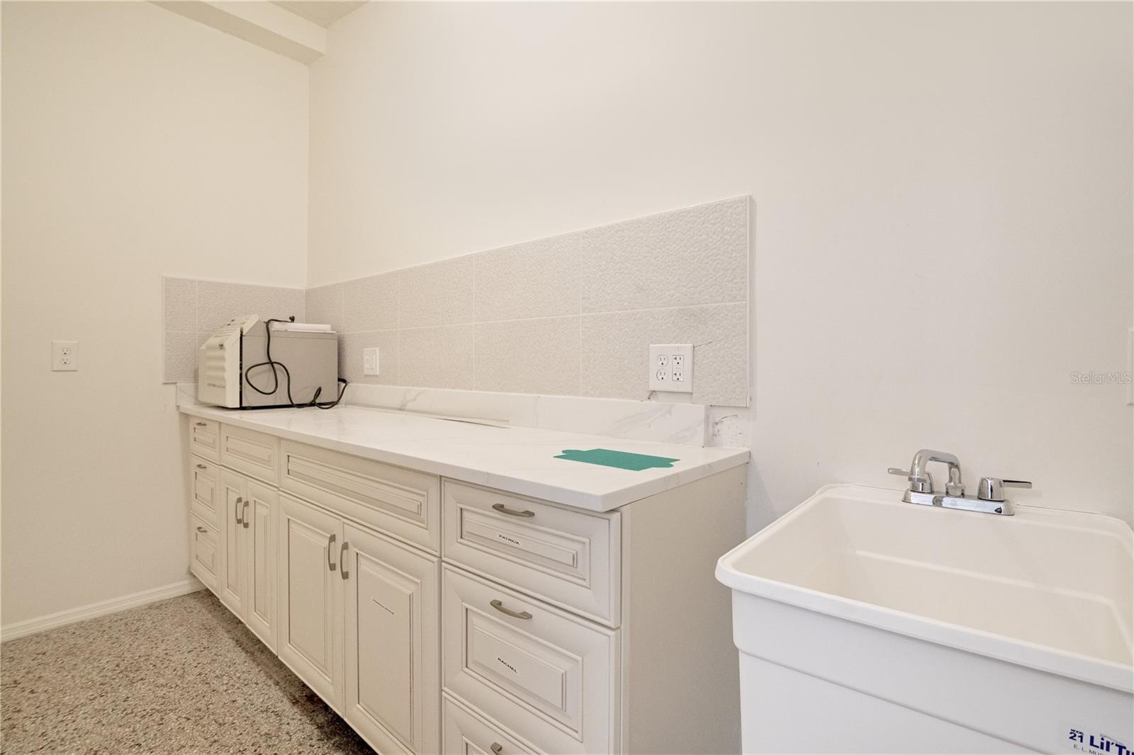 EAST COAST VILLA - Commercial Sale