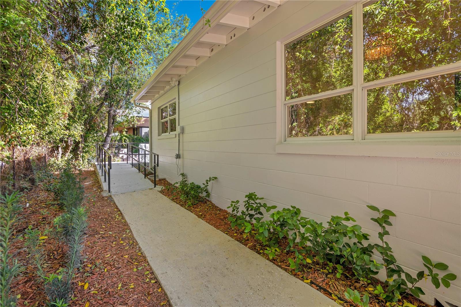 EAST COAST VILLA - Commercial Sale